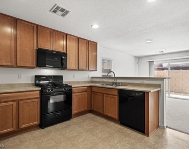 8640 Bella Sparkle Avenue - Photo Thumbnail 9