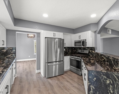 3201 Ventana Hills Drive - Photo Thumbnail 4