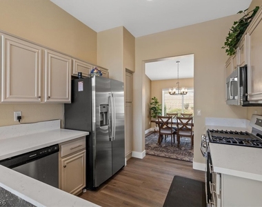2705 Valley Downs Drive - Photo Thumbnail 11