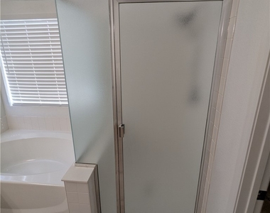 1016 Royal Plum Lane - Photo Thumbnail 27