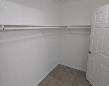 1016 Royal Plum Lane - Photo Thumbnail 22