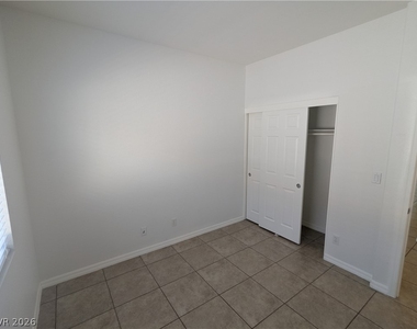 1016 Royal Plum Lane - Photo Thumbnail 14