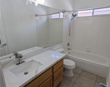 1016 Royal Plum Lane - Photo Thumbnail 9