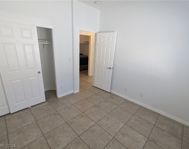 1016 Royal Plum Lane - Photo Thumbnail 12