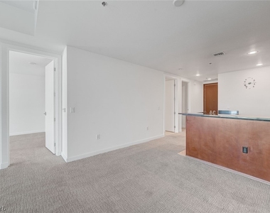 4575 Dean Martin Drive - Photo Thumbnail 9