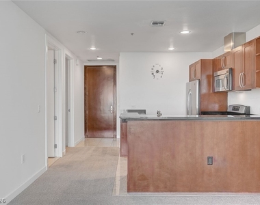 4575 Dean Martin Drive - Photo Thumbnail 11