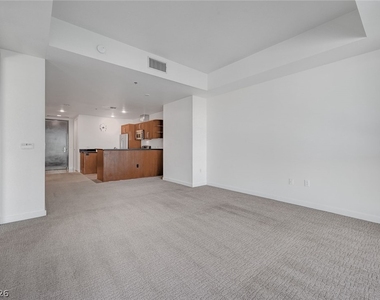4575 Dean Martin Drive - Photo Thumbnail 8