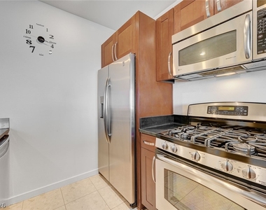4575 Dean Martin Drive - Photo Thumbnail 14