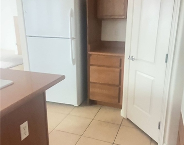 9201 Worsley Park Place - Photo Thumbnail 4