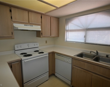 8455 W Sahara Avenue - Photo Thumbnail 9