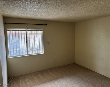 1405 Vegas Valley Drive - Photo Thumbnail 4