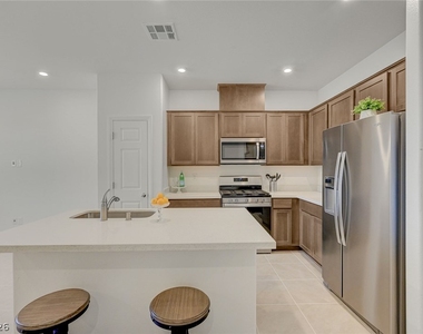 909 Kyanite Lane - Photo Thumbnail 15