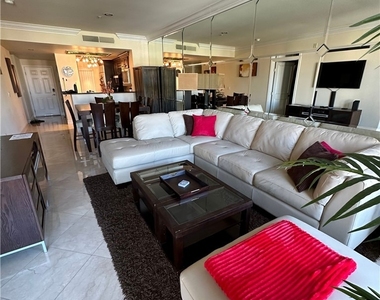 230 E Flamingo Road - Photo Thumbnail 3
