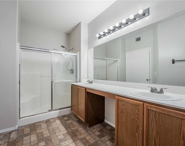 9303 Gilcrease Avenue - Photo Thumbnail 12