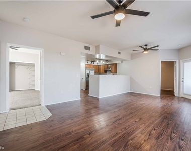 9303 Gilcrease Avenue - Photo Thumbnail 3