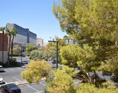 230 E Flamingo Road - Photo Thumbnail 14