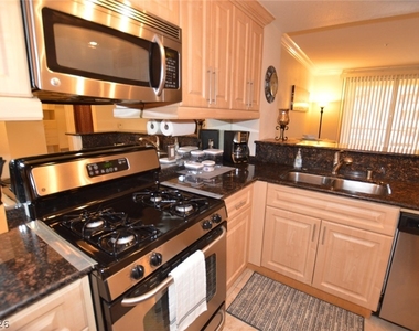 230 E Flamingo Road - Photo Thumbnail 4