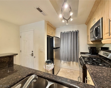 230 E Flamingo Road - Photo Thumbnail 6