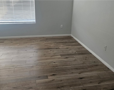 10809 Garden Mist Drive - Photo Thumbnail 2