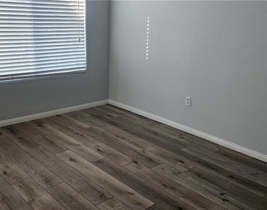 10809 Garden Mist Drive - Photo Thumbnail 4