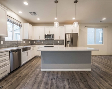 9459 Julie Inez Avenue - Photo Thumbnail 6