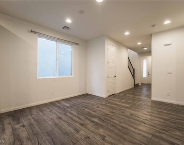 9459 Julie Inez Avenue - Photo Thumbnail 3