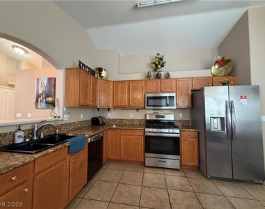 868 Worrell Avenue - Photo Thumbnail 12