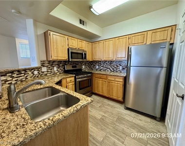5855 Valley Drive - Photo Thumbnail 7