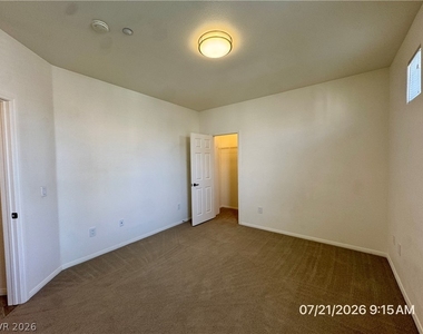5855 Valley Drive - Photo Thumbnail 24