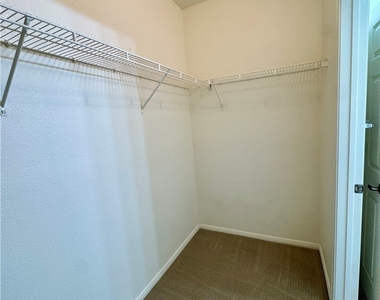 5855 Valley Drive - Photo Thumbnail 12