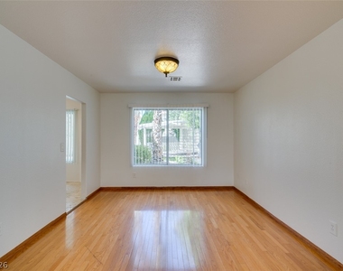 8224 Tivoli Cove Drive - Photo Thumbnail 10
