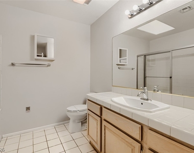 2851 S Valley View Boulevard - Photo Thumbnail 18