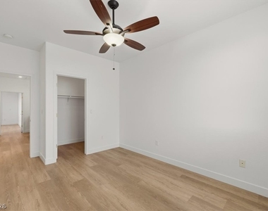 8604 Splendid Leaf Court - Photo Thumbnail 20