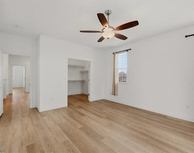8604 Splendid Leaf Court - Photo Thumbnail 14