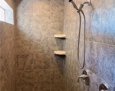 5704 Shadow Bend Drive - Photo Thumbnail 14