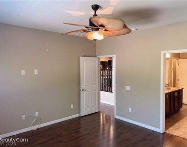 5704 Shadow Bend Drive - Photo Thumbnail 12