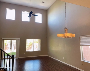 5704 Shadow Bend Drive - Photo Thumbnail 9
