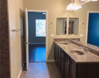 5704 Shadow Bend Drive - Photo Thumbnail 16