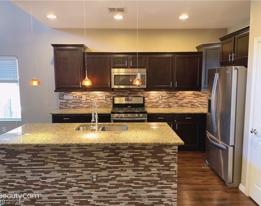 5704 Shadow Bend Drive - Photo Thumbnail 6