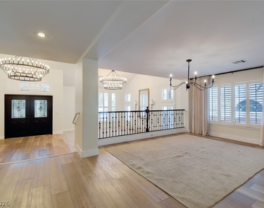 7686 Gossamer Wind Street - Photo Thumbnail 8