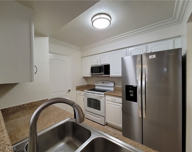 8101 W Flamingo Road - Photo Thumbnail 10