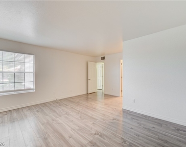 2606 S Durango Drive - Photo Thumbnail 22