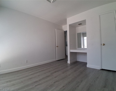 2348 Florence Avenue - Photo Thumbnail 8
