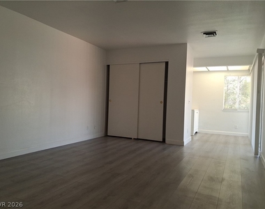 2348 Florence Avenue - Photo Thumbnail 5