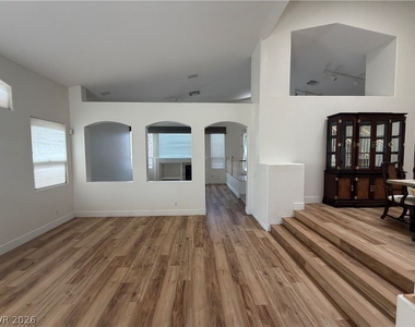 10225 Red Bridge Avenue - Photo Thumbnail 2