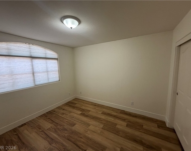 10225 Red Bridge Avenue - Photo Thumbnail 16