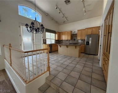 10225 Red Bridge Avenue - Photo Thumbnail 4