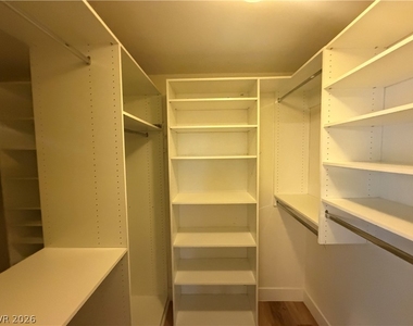 10225 Red Bridge Avenue - Photo Thumbnail 13
