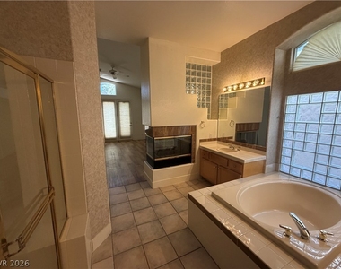 10225 Red Bridge Avenue - Photo Thumbnail 11