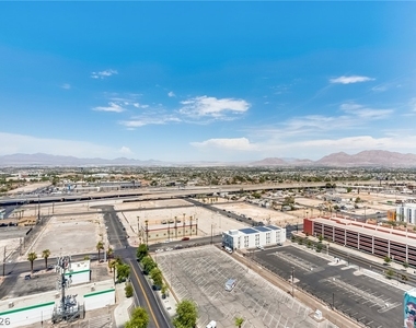 150 Las Vegas Boulevard - Photo Thumbnail 24